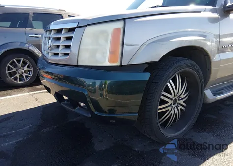 2002 Cadillac Escalade Standard z USA, uszkodzony, nr VIN 1GYEK63N32R102976
